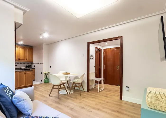 Апартаменти Eguzkilore Txokoa Y Parking Free