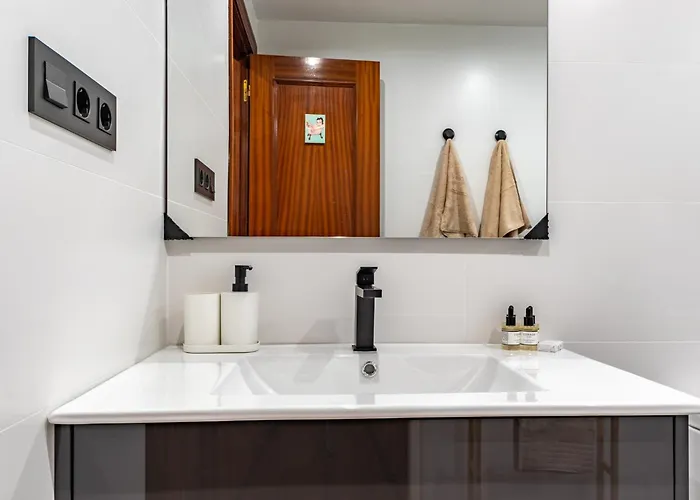 アパート Eguzkilore Txokoa Y Parking Free ビルバオ